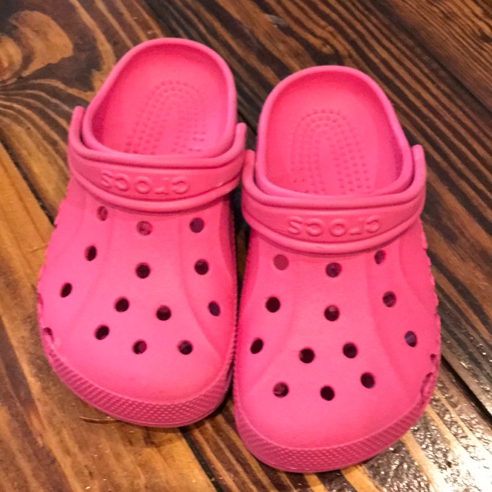 Kids pink crocs